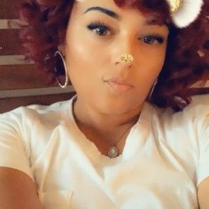 Meet your Posher, Chloe